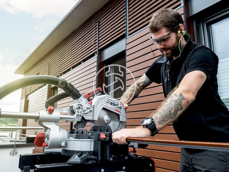 Metabo KGS 18 LTX BL 216 akkus gérvágó