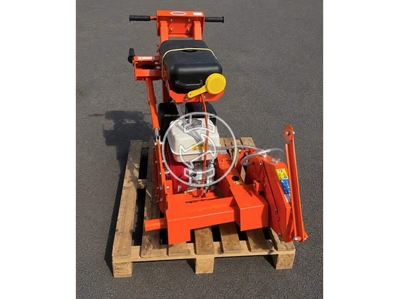 ZIVtec AJV 450 robbanómotoros aszfaltvágó