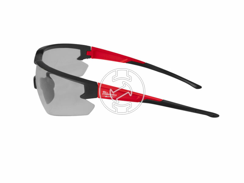 Milwaukee Performance párásodásmentes védőszemüveg színesített lencsével (füst) 144 db