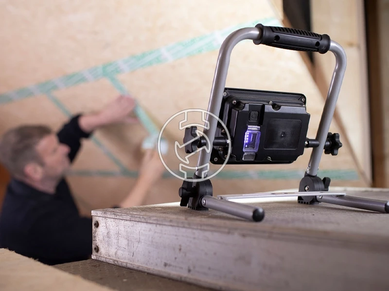 Brennenstuhl EL 2000 MA Hordozható akkus LED reflektor