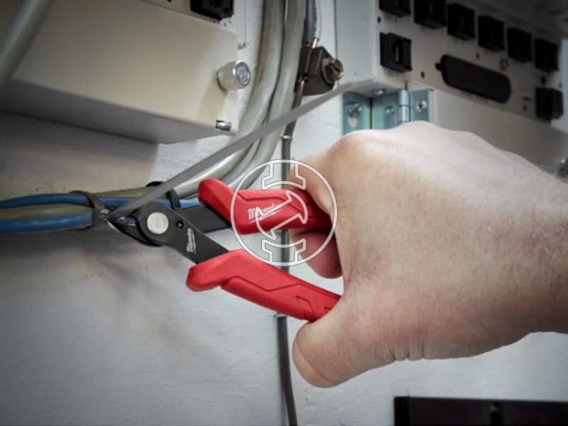 Milwaukee műszerész mini oldalcsípőfogó