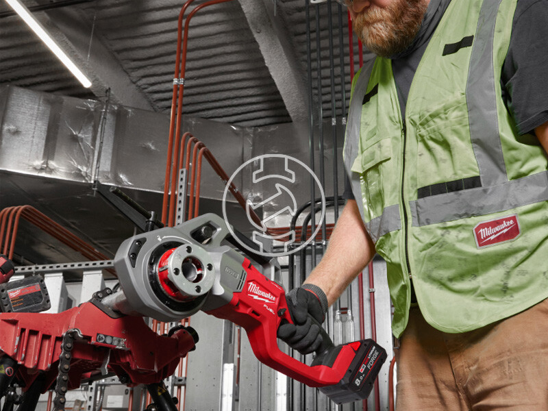 Milwaukee M18FPT114-802CA akkus menetvágó 4 x BSPT