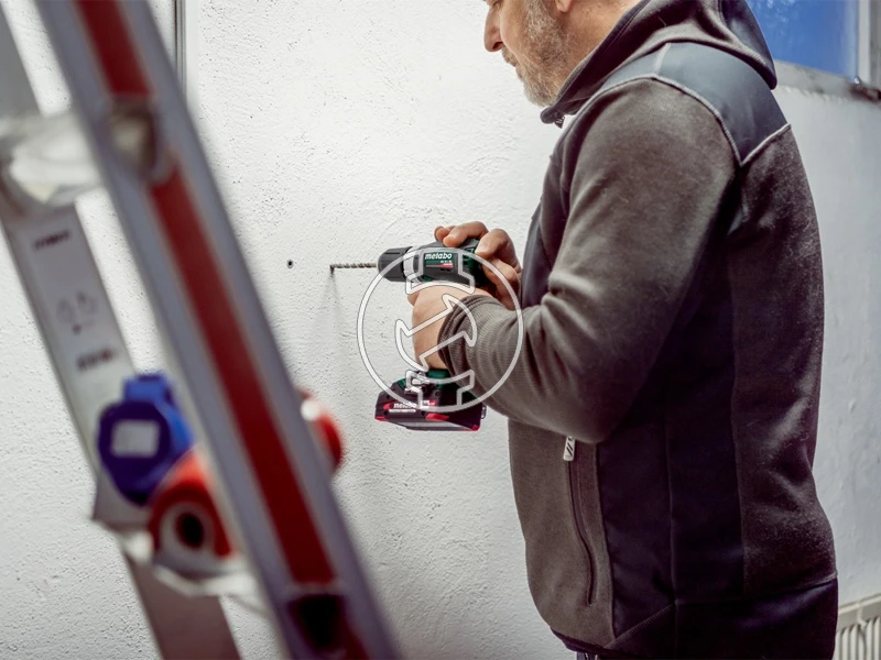 Metabo SB 18 L BL Set Mobil akkus ütvefúró-csavarozó 2x2Ah, SC30