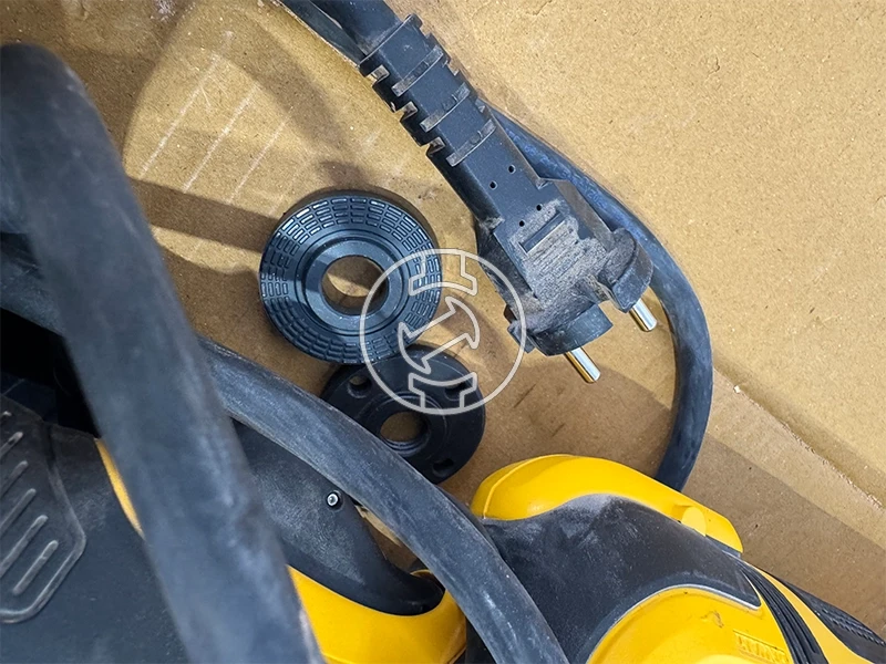 DeWalt DWE4559-QS sarokcsiszoló (értékcsökkent)