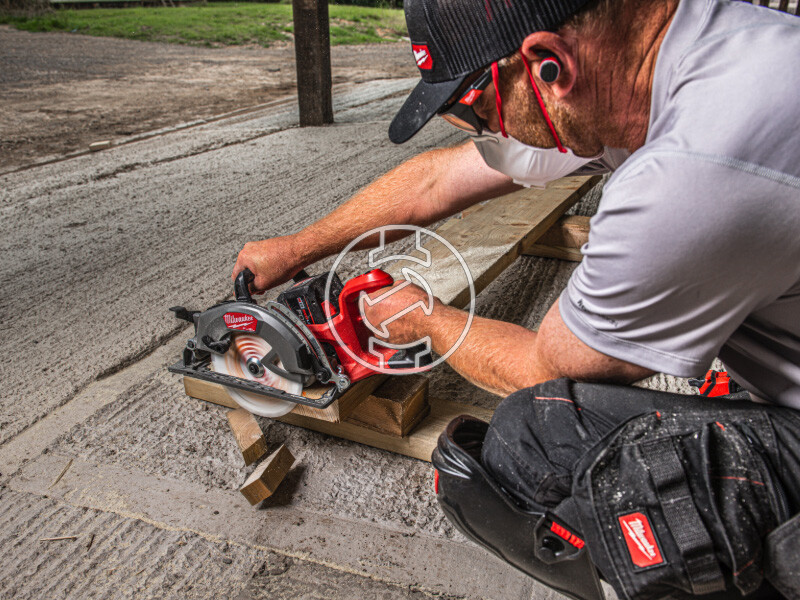 Milwaukee M18FCSRH662-0 akkus körfűrész