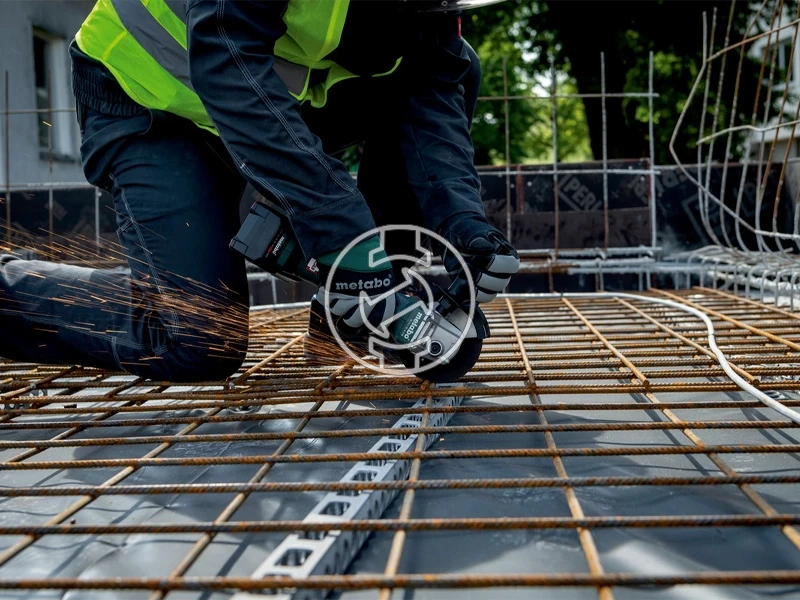 Metabo W 18 L BL 9-125 akkus sarokcsiszoló kofferben