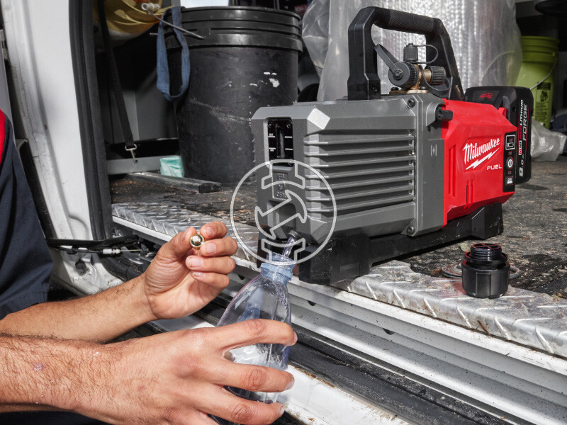 Milwaukee M18FVP5-801 akkus vákuumszivattyú