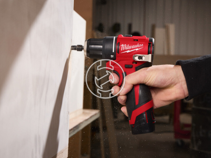 Milwaukee M12BLDDRC-203C akkus fúrócsavarozó tokmányos