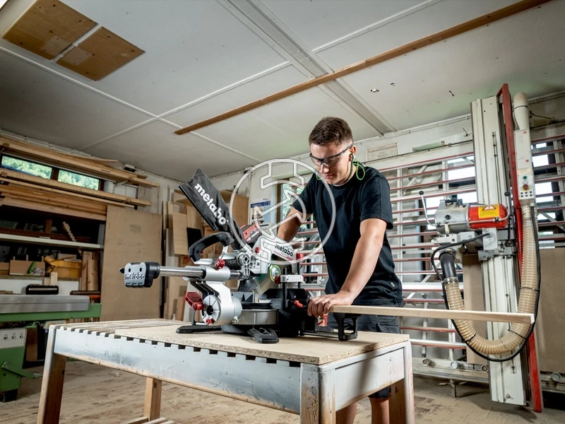 Metabo KGS 18 LTX BL 254 akkus gérvágó 2x5.2Ah LiP+ASC55