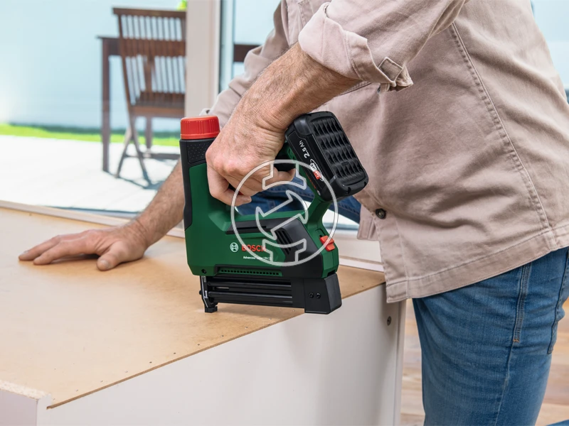 Bosch AdvancedTacker 18V-25 akkus kapcsozó