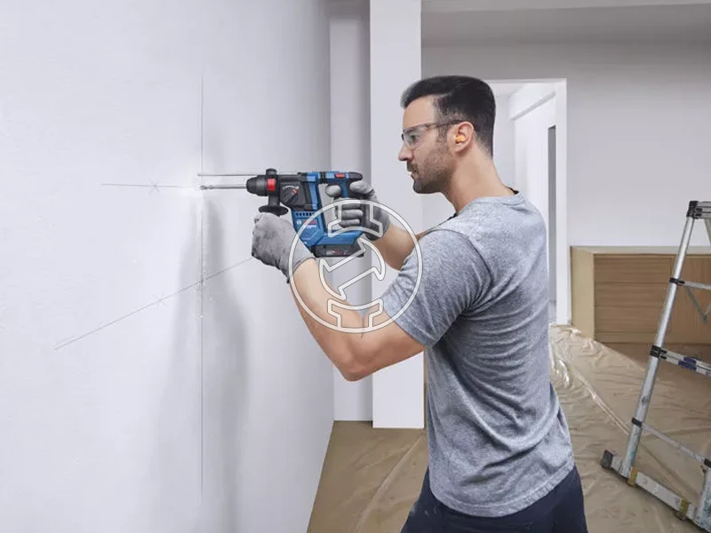 Bosch GBH 18V-18 akkus fúrókalapács