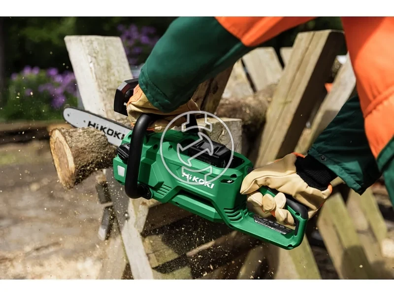 Kép: Akkus lancfuresz hatso markolat Vezetolemez 300mm P012-50CR Lancosztas 95 mm 38 Teljes hossz 599 mm Beepitett LED vilagitas szerszam nelkuli lancallitas atlatszo olajtartaly 52Kg.webp