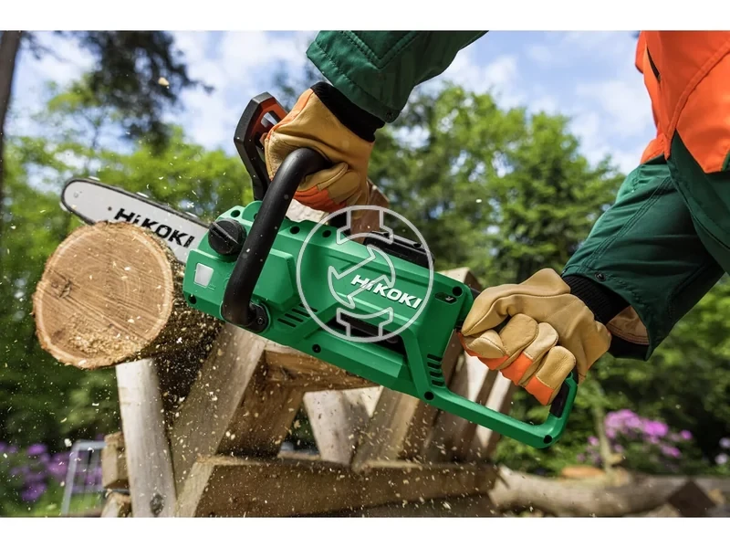 Kép: Akkus lancfuresz hatso markolat Vezetolemez 300mm P012-50CR Lancosztas 95 mm 38 Teljes hossz 599 mm Beepitett LED vilagitas szerszam nelkuli lancallitas atlatszo olajtartaly 52Kg.webp