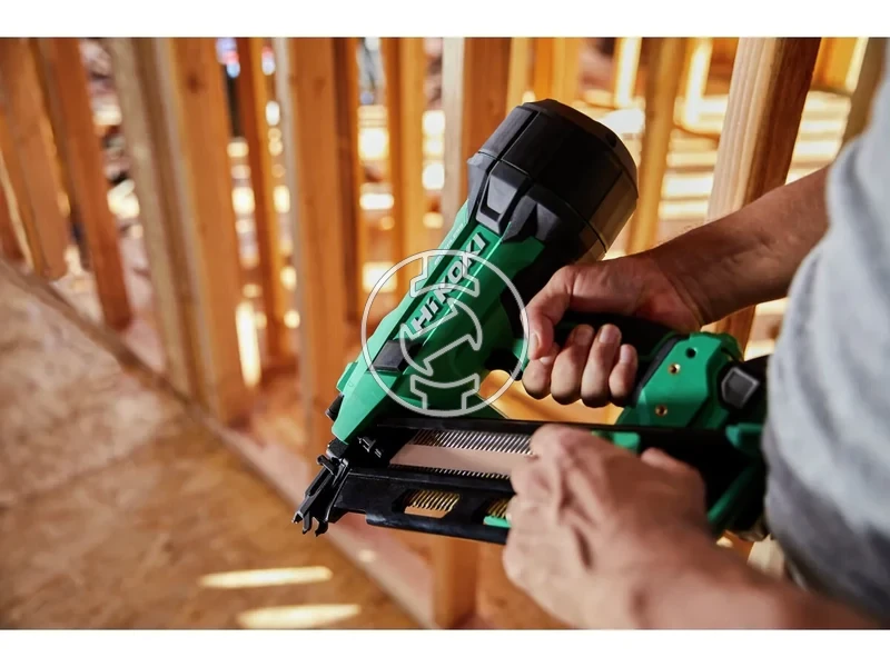 Kép: Akkus legrugos keret szegezo 30D-fej 50-90mm szeg tar 50 szog 27szogsec 5Ah 30-34 37Kg HSC LED akku es tolto nelkul.webp