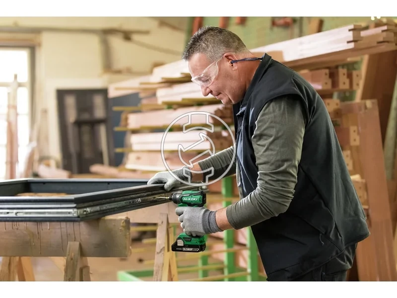 Kép: Akkus utvecsavarozo BASIC140Nm 5Ah HSC 89 dBA LED vilagitas 1 uzemmod szenkefementes 18Kg.webp