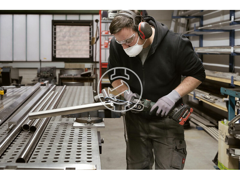 600321850 bf_18_ltx_90_600321850_akkus_keskeny_szalagcsiszolok_1