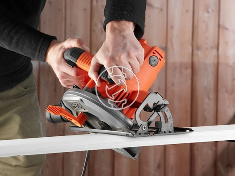 Black+Decker CS1550-QS elektromos körfűrész