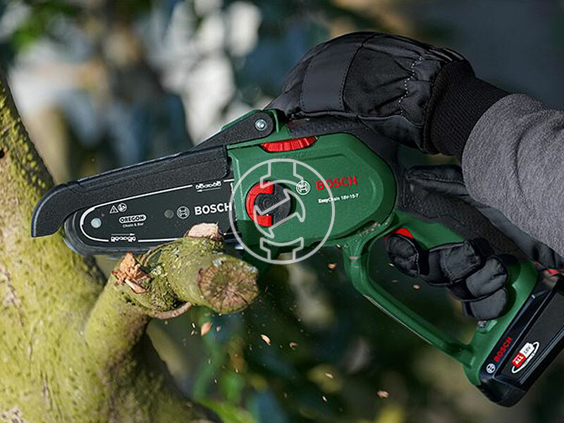 Bosch EasyChain 18V-15-7 akkus láncfűrész 1 x PBA 18V 2.5Ah + AL 18V-20