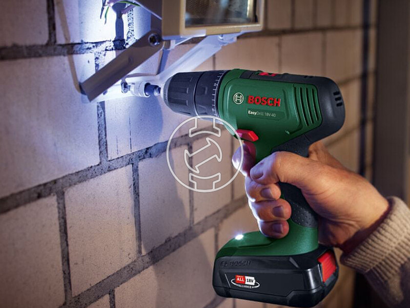 Bosch Easydrill 18V-40 akkus fúrócsavarozó tokmányos