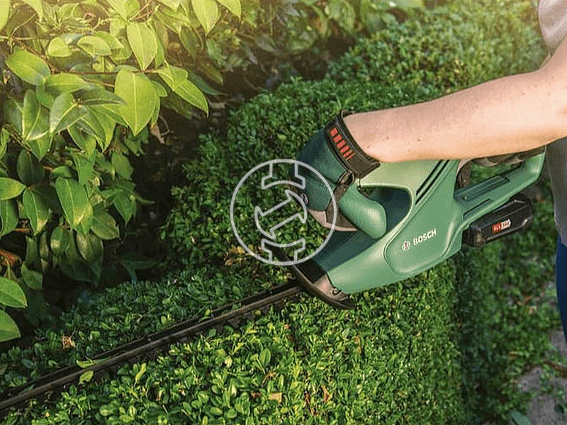 Bosch EasyHedgeCut 18-45 akkus sövényvágó (akku és töltő nélkül)