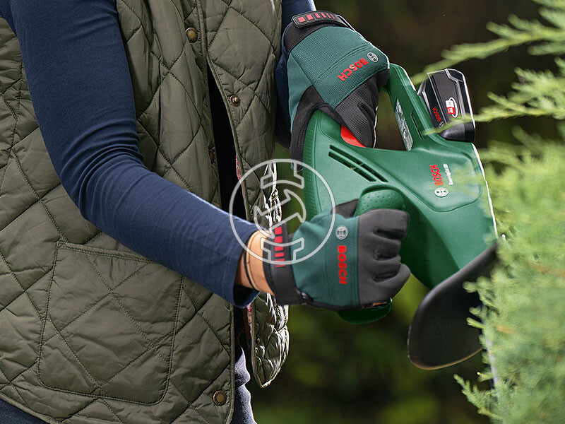Bosch EasyHedgeCut 18V-44-11 akkus sövényvágó Akku és töltő nélkül