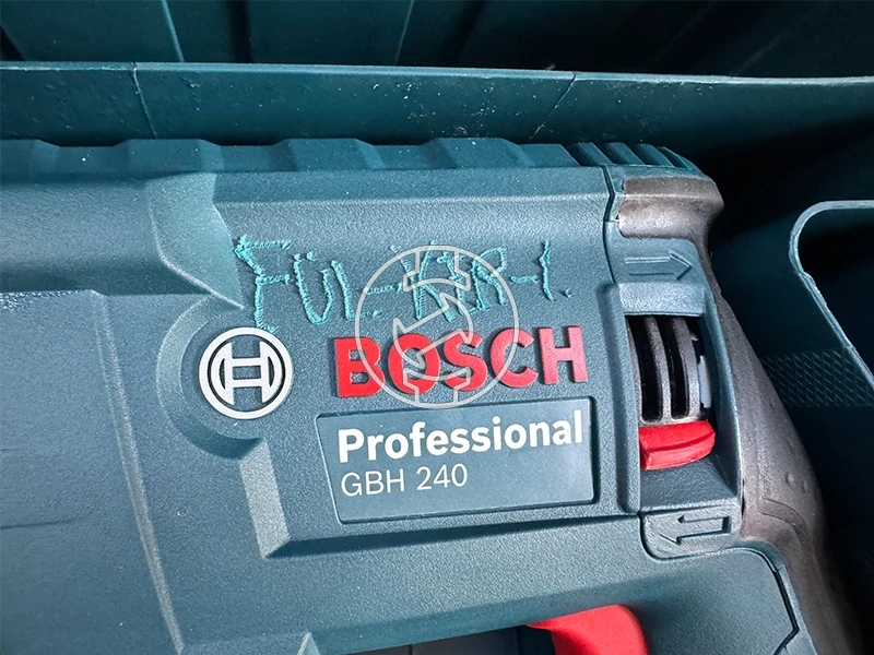 Bosch GBH 240 elektromos fúró-vésőkalapács (értékcsökkent)