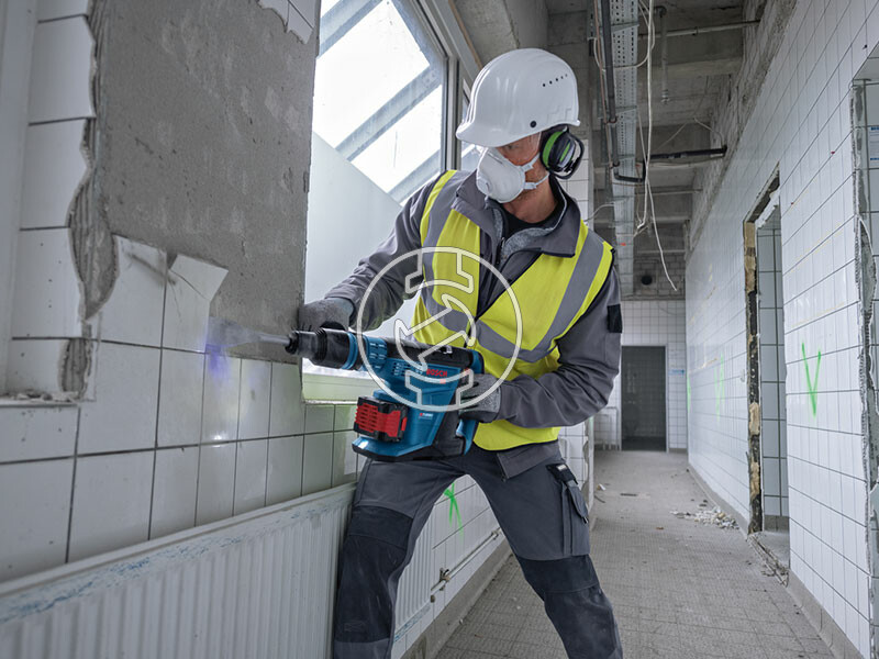 Bosch GBH 18V-40 C akkus fúrókalapács L-BOXX-ban (akku és töltő nélkül)