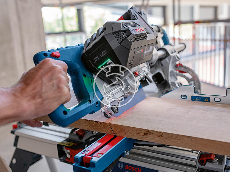 Bosch GCM 18V-216 DC akkus gérvágó (akku és töltő nélkül)