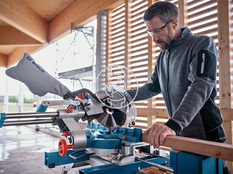 Bosch GCM 18V-254 D akkus gérvágó