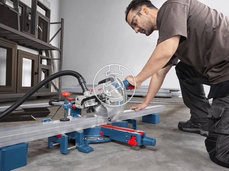 Kép: Bosch GCM305-216S elektromos gervago korfureszlappal_11.webp