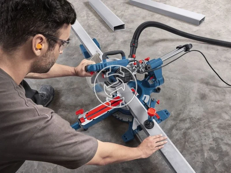 Kép: Bosch GCM305-216S elektromos gervago korfureszlappal_4.webp