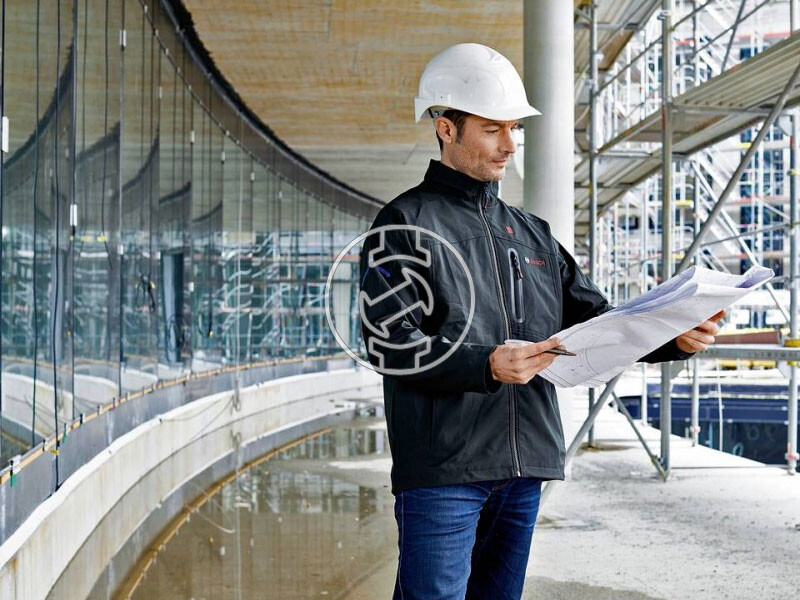 Bosch GHJ 12+18V XA fűthető kabát M + GAA 12V-21 (1x2.0Ah akkuval, GAL 12V-20 töltővel)