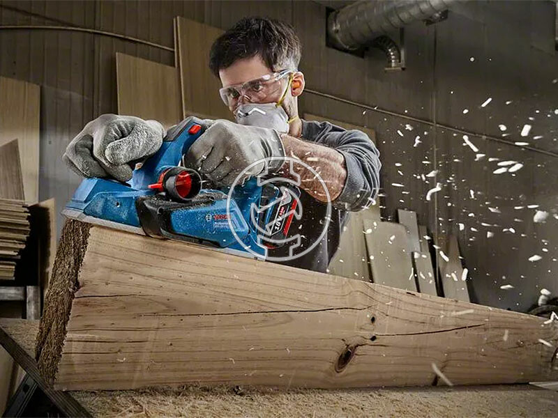 Bosch GHO 185-LI akkus gyalu