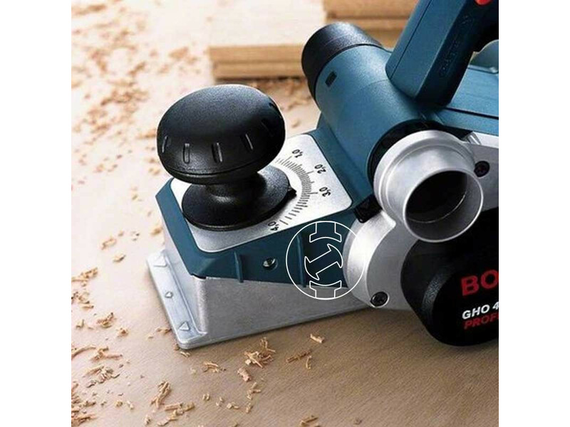 Bosch GHO 40-82 C