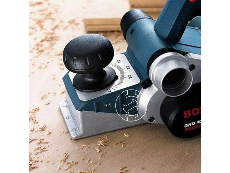 Bosch GHO 40-82 C