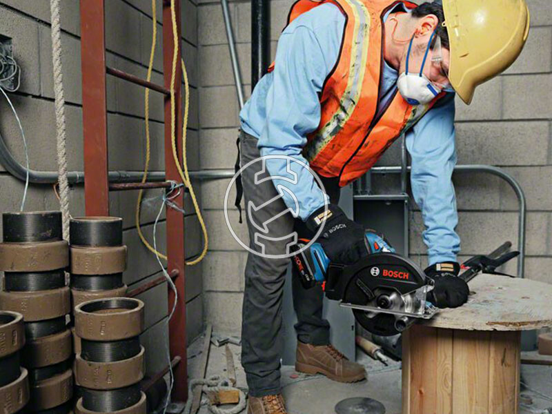 Bosch GKM 18V-50 akkus körfűrész kartonban (akku és töltő nélkül)