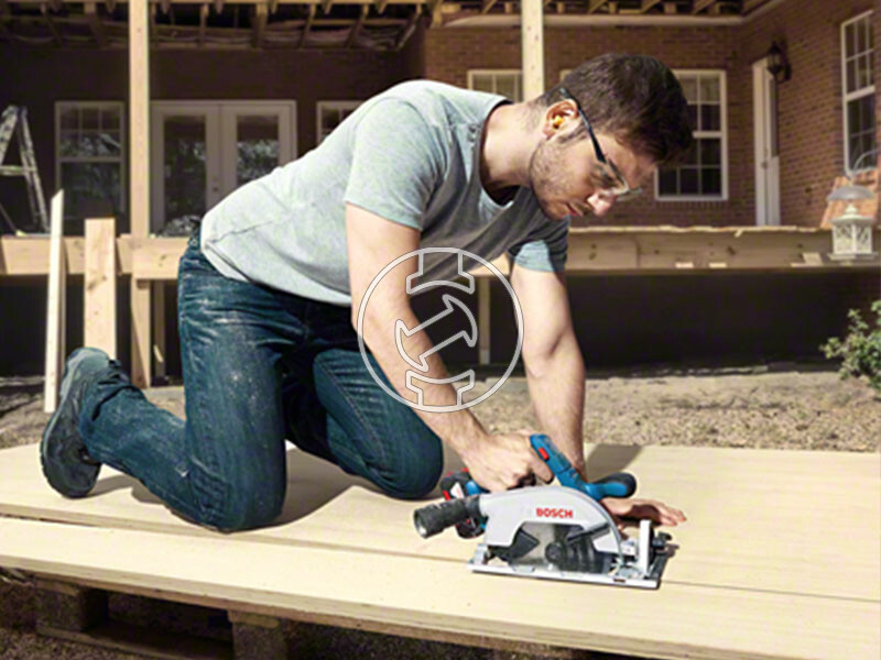 Bosch GKS 185-LI akkus körfűrész (akku és töltő nélkül)