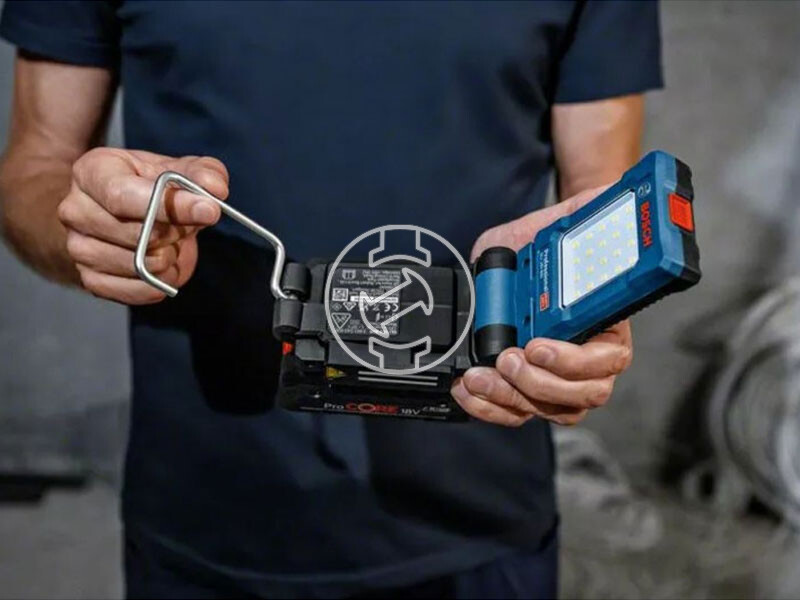 Bosch GLI 18V-800 akkus kézi LED lámpa