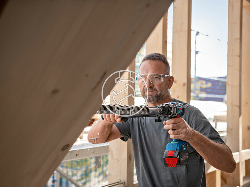 Bosch GSR 18V-150 C akkus fúrócsavarozó tokmányos