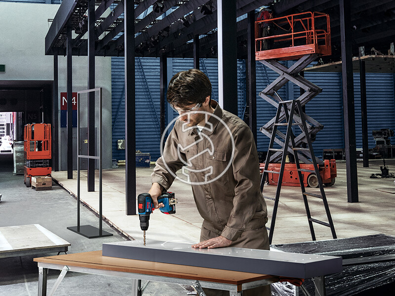 Bosch GSR 18V-50 akkus fúrócsavarozó + GDX 18V-200 C akkus ütvecsavarozó L-Boxx-ban