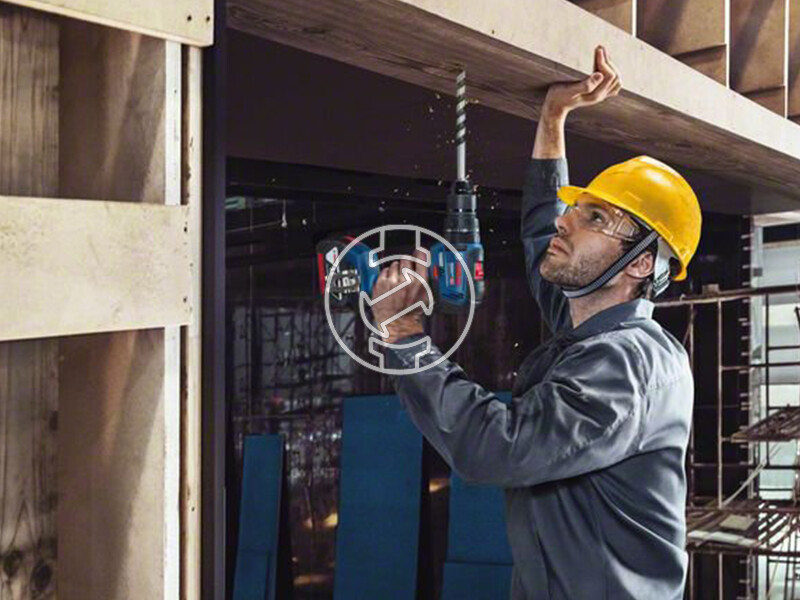 Bosch GSR 18V-50 akkus fúrócsavarozó tokmányos