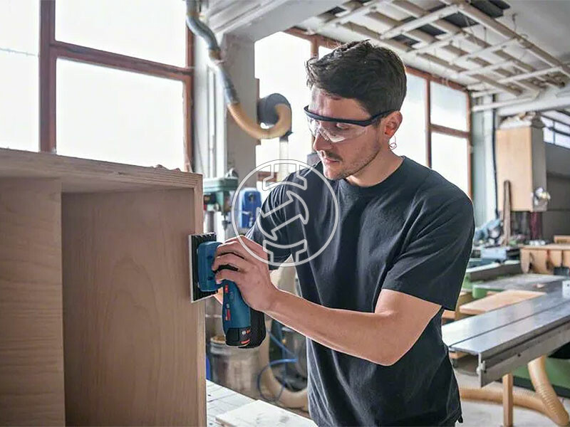 Bosch GSS 12V-13 akkus rezgőcsiszoló