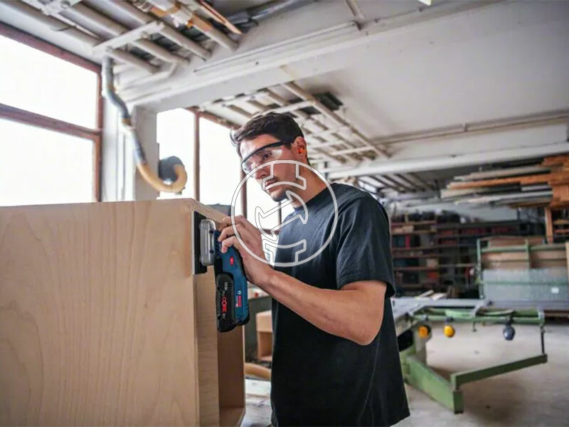 Bosch GSS 18V-13 akkus rezgőcsiszoló