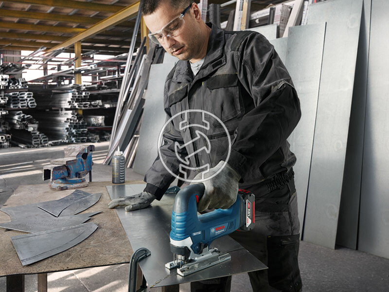 Bosch GST 185-LI akkus dekopírfűrész (akku és töltő nélkül)