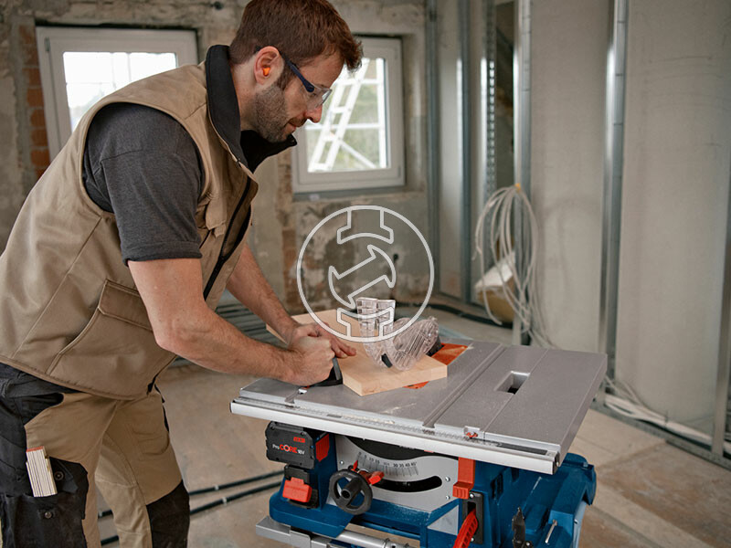 Bosch GTS 18V-216 akkus asztali körfűrész