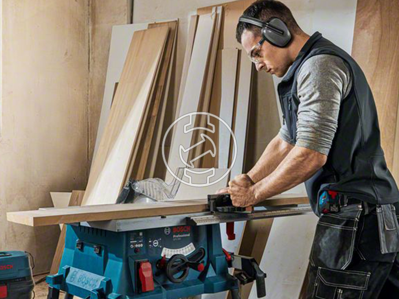 Bosch GTS 254 elektromos asztali körfűrész