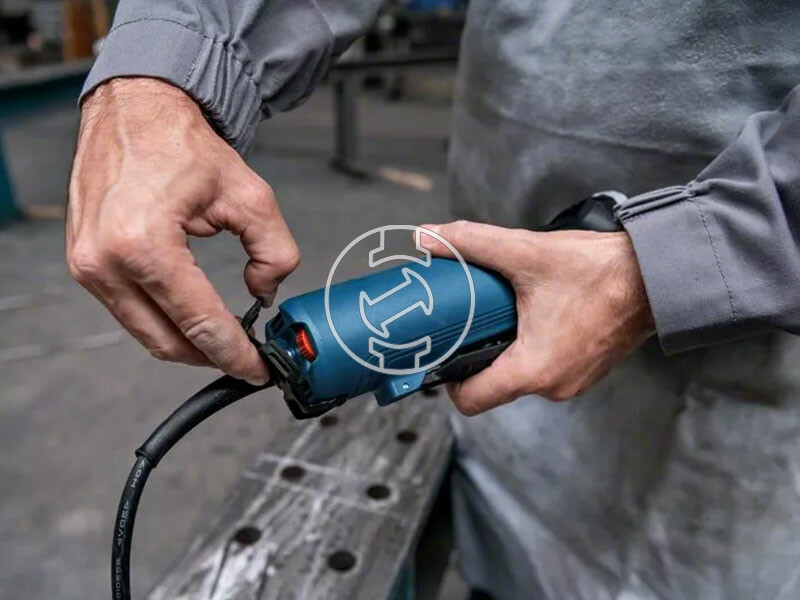 Bosch GWS 17-125 PSB elektromos sarokcsiszoló