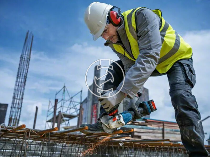 Bosch GWS 18V-15 P akkus sarokcsiszoló (akku és töltő nélkül)