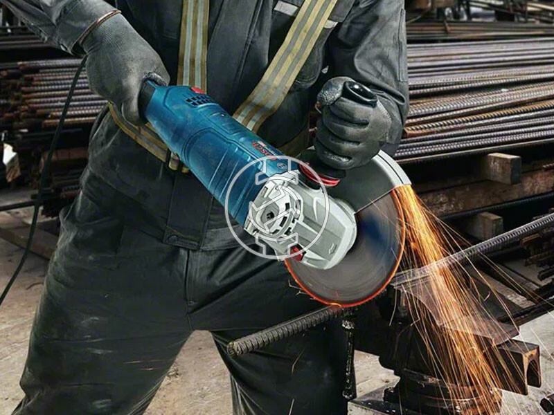 Bosch GWS 24-180 P elektromos sarokcsiszoló