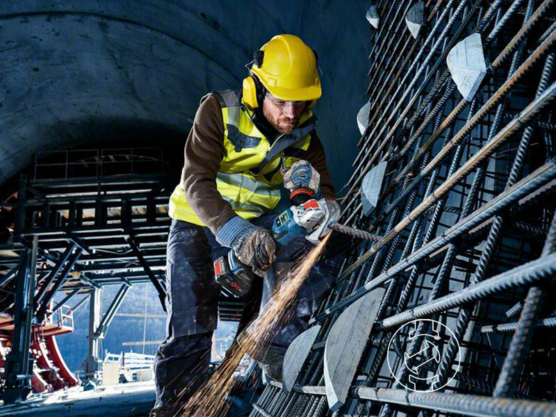 Bosch GWX 18V-15 SC akkus sarokcsiszoló (akku és töltő nélkül) L-Boxx-ban